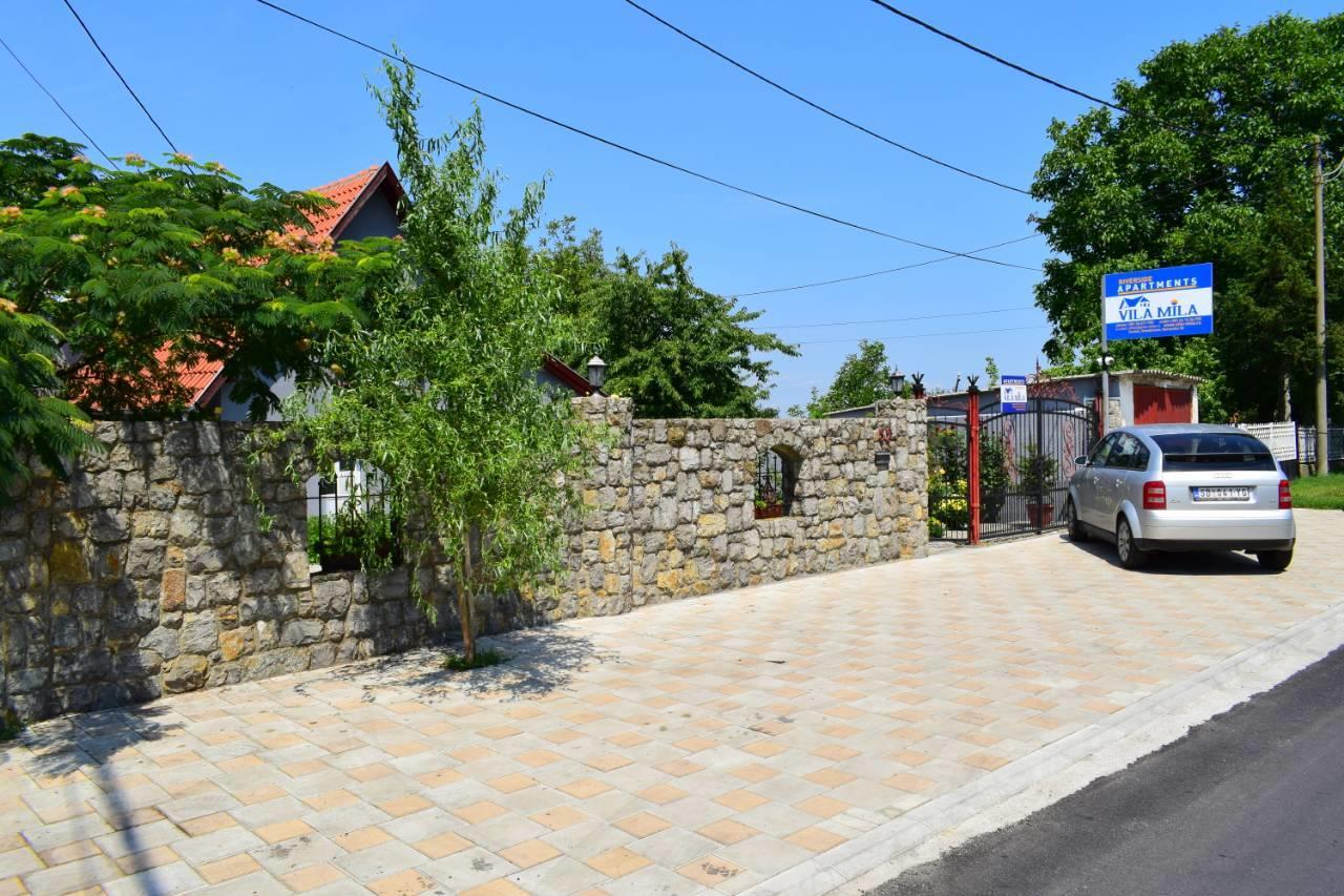 Vila Mila Riverside Apartments Semêndria Exterior foto